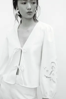 H&M Bağcık Detaylı ve Nakış İşlemeli Ceket