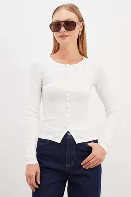 Fulla Moda Önü Çıtçıtlı Ribanalı Slim Fit Bluz
