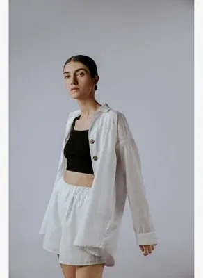 NEFS Design Beyaz Keten Gömlek Kahverengi Düğmeli Oversize