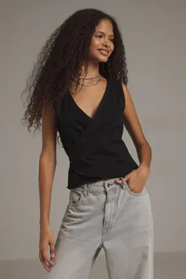 TRENDYOLMİLLA Siyah Bağlama Detaylı Anvelop Fitted/Vücuda Oturan Örme Bluz TWOSS25BZ00379