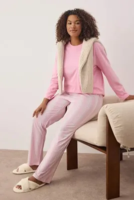 Trendyol Curve Pembe %100 Pamuklu Çizgili Örme Büyük Beden Pijama Takımı TBBAW26AI00014