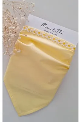 Miccolatte Kız Bebek Papatya Detaylı Pamuklu Poplin Bağlamalı Üçgen Bandana
