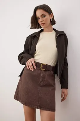 TRENDYOLMİLLA Açık Kahverengi Mini Basic Denim Etek TWOAW26ET00049