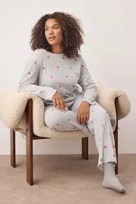 Trendyol Curve Gri Melanj Kalpli Slogan Baskılı Lastikli Örme Pijama Takımı TBBAW26AI00020