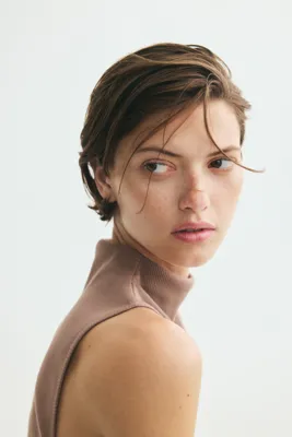H&M İpek Karışımlı ve Yarım Balıkçı Yakalı Üst