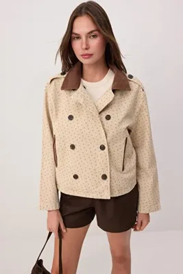 TRENDYOLMİLLA Çok Renkli Çiçekli Yaka Detaylı Denim Trençkot Ceket TWOSS26CE00038