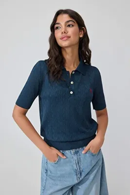 TRENDYOLMİLLA Lacivert At Nakışlı Ajurlu/Delikli Polo Yaka Bluz TWOSS26BZ01101
