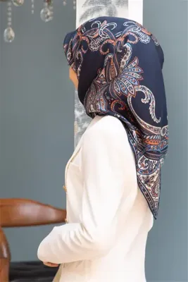 Vissona %100 Twill İpek Şal Desenli Lacivert - Taba Renkli 90x90 Eşarp Dikim Şekli : El Dikişi