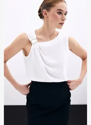 Sateen Tek Omuz Detaylı Bluz - Ekru