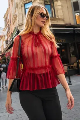 armonika Kadın Kırmızı Yakası Fırfırlı Kolları Ve Etek Ucu Fırfırlı Transparan Tül Bluz ARM-26Y001091