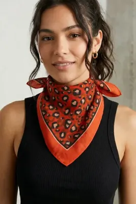 PETEK AKSESUAR LEOPAR DESENLİ SATEN PAMUKLU BANDANA