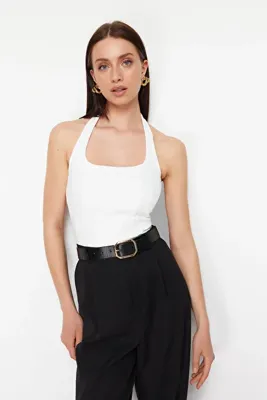 TRENDYOLMİLLA Beyaz Fitted/Vücuda Oturan Esnek Örme Bluz TWOSS24BZ00492