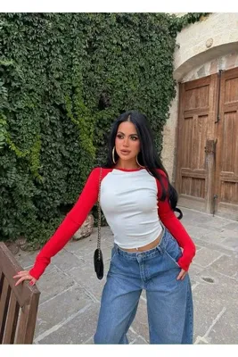 kırmızı butiks Beyaz Kontrast Reglan Crop