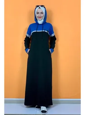 Modanisa Kapşonlu Baskılı Tesettür Elbise Siyah