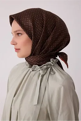Belli Kahverengi Monogram Desen %100 Twill İpek Eşarp 4418-53