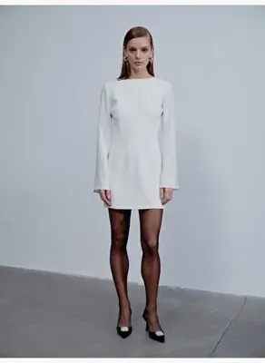 Nazlı Ceren Ira Sırt Dekolteli Mini Elbise Beyaz
