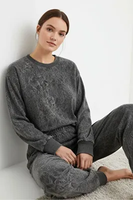 İPEKTENİM TEKSTİL Batik Desenli Manşetli Pijama Takımı