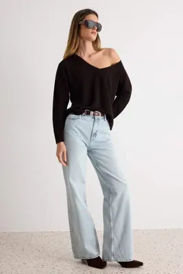 TRENDYOLMİLLA Mavi Yüksek Bel Straight Düz Kesim %100 Pamuk Non-Stretch Jeans TWOSS22JE0242