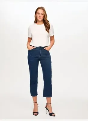 Faik Sönmez Yanı Nakış Detaylı Slım Fıt Jean Capri S26JCP005