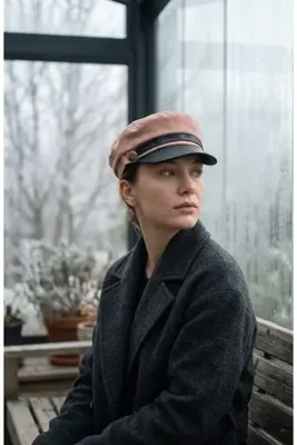 emybox Kadın Süet Dokulu Deri Siperlikli Kaptan Şapka Vintage Kasket Şerit Detaylı Kışlık Ressam Şapkası Baker Boy Trend Aksesuar