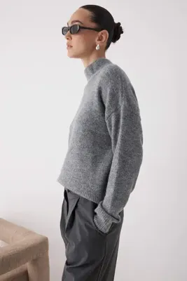 TRENDYOLMİLLA Wardrobe Essentials Antrasit Alpaka Yün Karışımlı Geniş Kalıp Triko Kazak |TWOAW26KZ00079