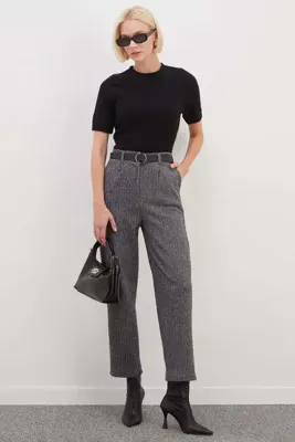 Fulla Moda Balıksırtı Desenli Kemerli Havuç Kesim Pantolon