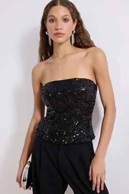 TRENDYOLMİLLA Siyah Straplez Yaka Pul Payet Party Bluz TPRSS26BZ00054