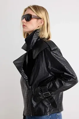 TRENDYOLMİLLA Siyah Regular Kalıp Suni Deri Biker İnce Ceket Mont TWOAW26MO00003