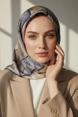Vissona %100 Twill İpek Mermer Desenli Bej - Gri Renkli 90x90 Eşarp Dikim Şekli : El Dikişi