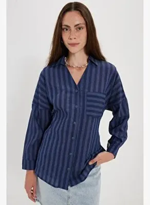 Tudors Kadın Oversize Geniş Kesim Uzun Kollu Pamuklu Beli Kuşaklı Çizgili Cepli Lacivert Gömlek