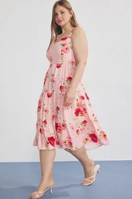 Trendyol Curve Pembe Çiçekli Askılı Midi Yazlık Dokuma Büyük Beden Elbise TBBSS25AH00104