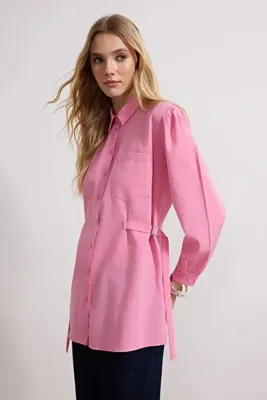 Trendyol Modest Pembe Dokuma Kuşaklı Toka Detaylı Regular/Normal Kalıp Pamuklu Gömlek TCTSS26TG00021