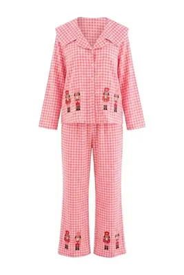 TRENDYOLMİLLA Kırmızı Yılbaşı Temalı Kurşun Asker Pötikareli Viskon Dokuma Pijama Takımı THMAW27PT00192