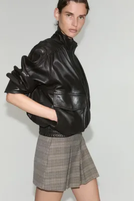 H&M Pileli ve Düğme Detaylı Şort Etek