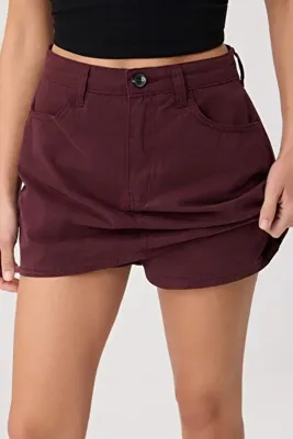 TRENDYOLMİLLA Bordo İçi Şortlu Tok Kumaş Yumuşak Tuşeli Mini Etek TWOSS26ET00217