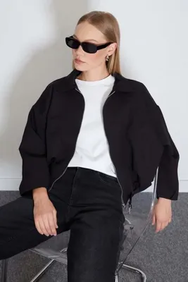 Fulla Moda Beli Kemerli Pileli Polo Yaka Kısa Ceket