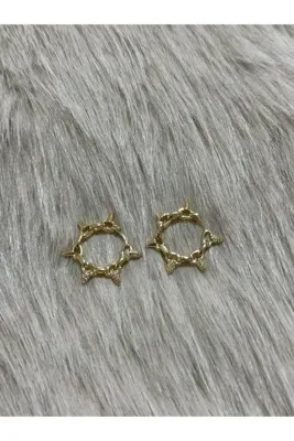 Lal by SP Designs Çivili Form Halka Küpe