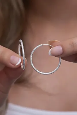 Nereze 925 Ayar Gümüş Dalgalı Çizgili Tasarım 25 Mm Halka Küpe