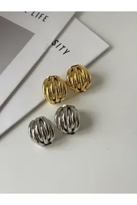 AURA ATELİER MODA Burgu Detaylı Dolgun Oval Form Çivi Küpe Kadın Renk Seçenekli Hediyelik