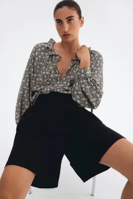 H&M Yakası Fırfırlı Bluz