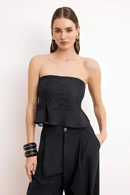 TRENDYOLMİLLA Siyah Dantel Detaylı Yoryo Şifon Bluz TPRSS26BZ00050