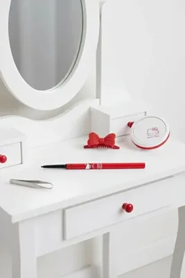 SANRIO Lisanslı Hello Kitty Kaş Kalemi 02 Koyu Kahverengi – Belirgin ve Şık Görünüm