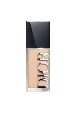 Dior FOREVER SKIN WEAR Bulanıklaştırıcı doğal mat fondöten – 24 saat ultra kalıcılık – transfer yapmaz – üç etkili bakım – SPF 20 PA+++30 ml elaris