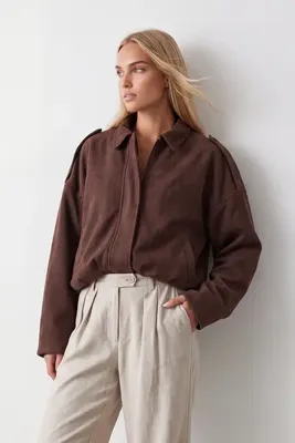 Trend Alaçatı Stili Kahverengi Omuz Apoletli İçi Astarlı Suni Süet Bomber Ceket Alc-X14526