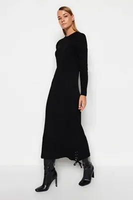 Trendyol Modest Siyah Kuşgözü Detaylı Triko Elbise TCTAW24EB00024