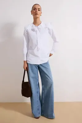 Trendyol Modest Beyaz Dantel Yaka Şal Detaylı Pamuklu Gömlek TCTSS26TG00003