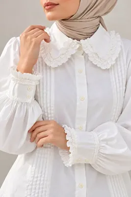 ShopFast Bebe Yaka Fırfır Detaylı Düğmeli Nervürlü Balon Kol Düz Dokuma Poplin Gömlek - Beyaz