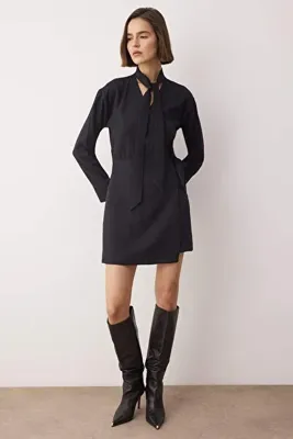 TRENDYOLMİLLA Siyah Düz Kısa / Mini Dokuma Elbise TWOAW26EL00291