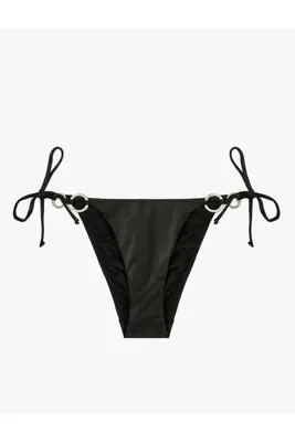 Koton Bağlamalı Detaylı Halka Toka Detaylı Bikini Altı