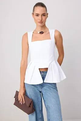 TRENDYOLMİLLA Beyaz Godeli Kare Yaka Telalı Tok Kumaş Dokuma Bluz TWOSS26BZ00844